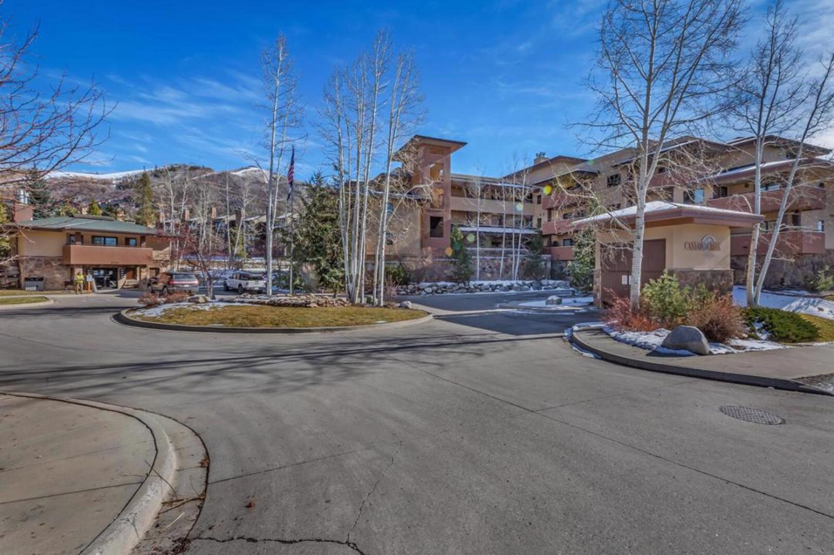 #1012 - Walk To Ski, Newly Remodeled Mountain View Condo With Pool Steamboat Springs Exterior photo